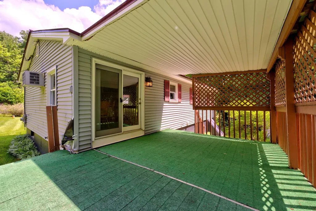 37 Keith Street Chelsea ME 04330