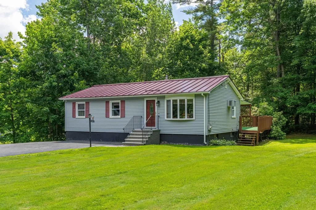 37 Keith Street Chelsea ME 04330