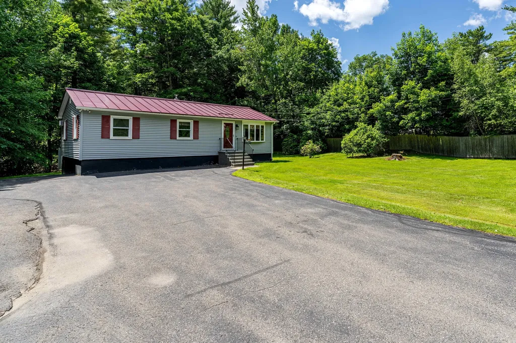 37 Keith Street Chelsea ME 04330