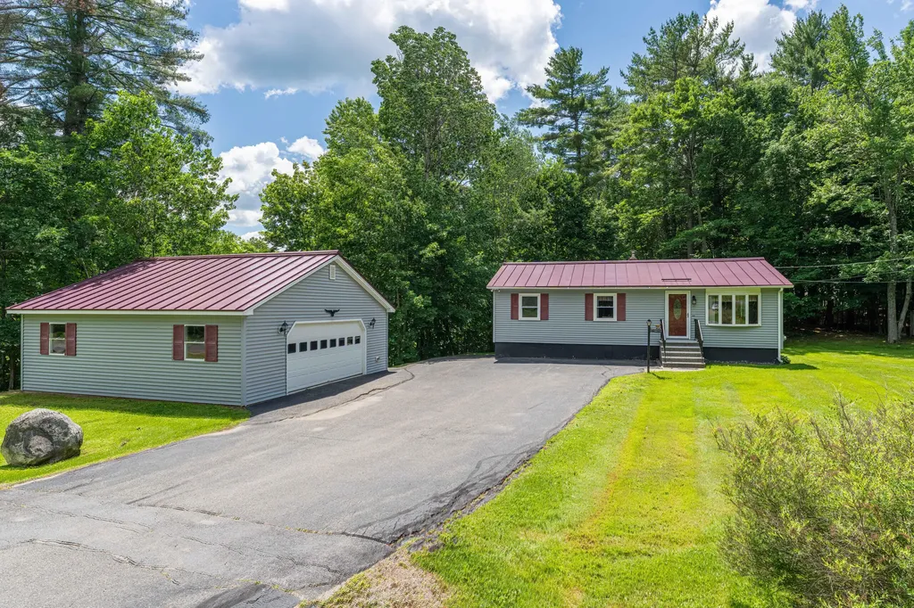 37 Keith Street Chelsea ME 04330