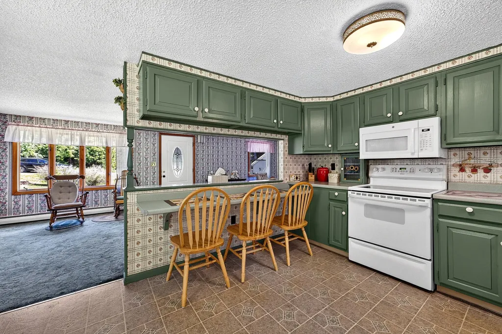37 Keith Street Chelsea ME 04330