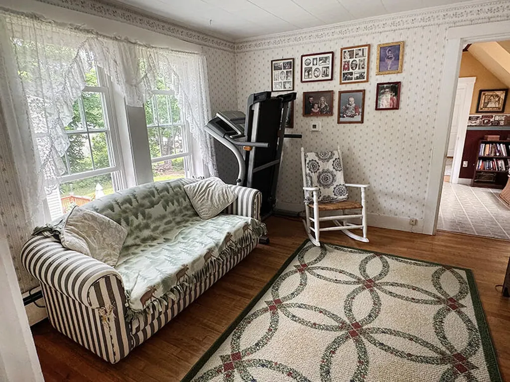 60 Elm Street Gardiner ME 04345