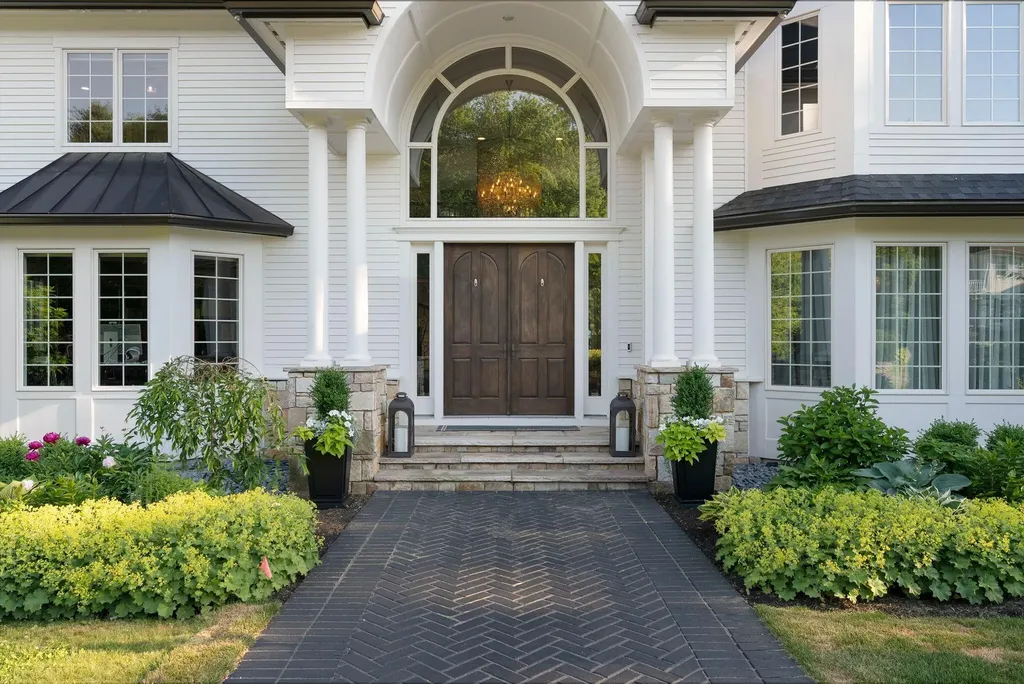 19 Cavendish Way Falmouth ME 04105