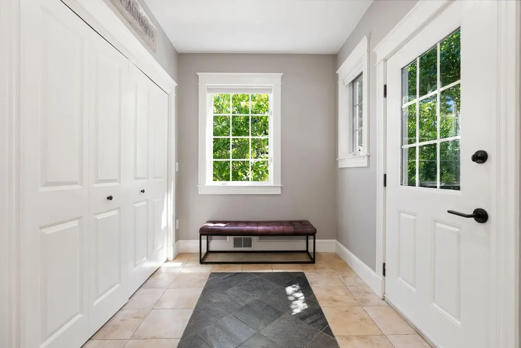 19 Cavendish Way Falmouth ME 04105