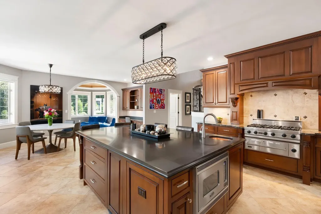 19 Cavendish Way Falmouth ME 04105