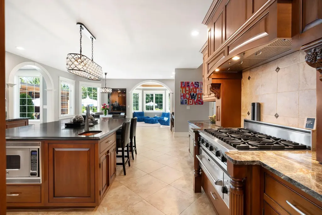 19 Cavendish Way Falmouth ME 04105