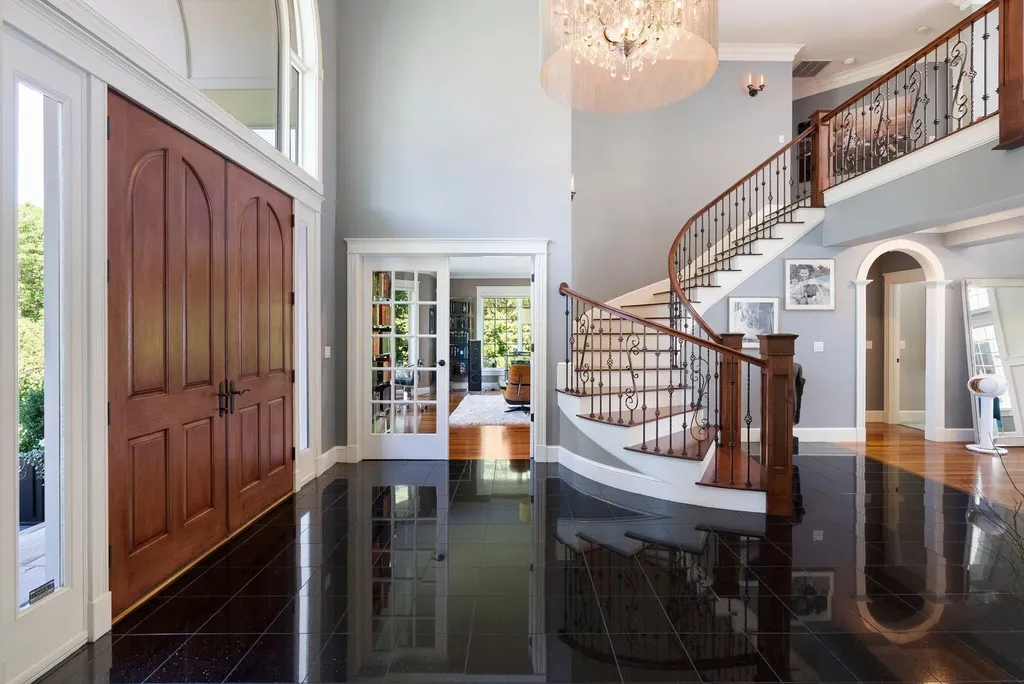 19 Cavendish Way Falmouth ME 04105