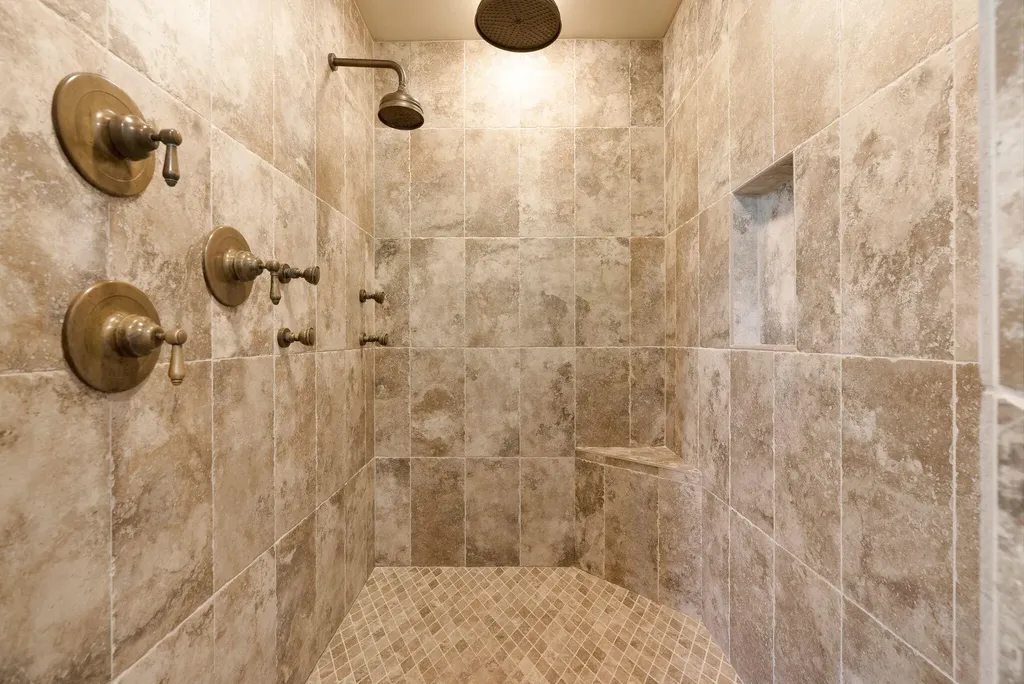 19 Cavendish Way Falmouth ME 04105