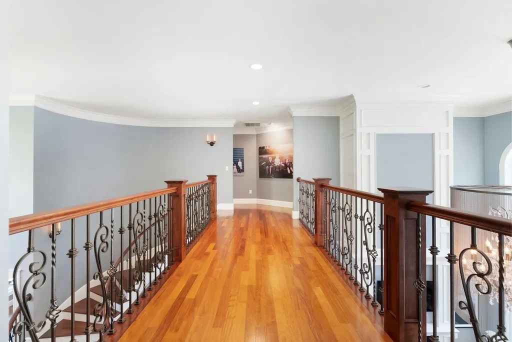 19 Cavendish Way Falmouth ME 04105