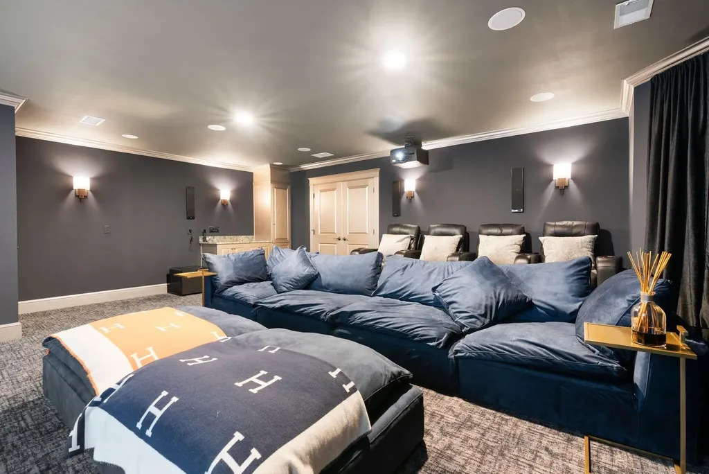 19 Cavendish Way Falmouth ME 04105