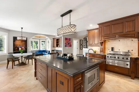 19 Cavendish Way Falmouth ME 04105