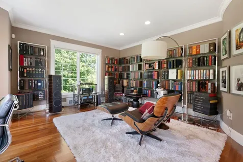19 Cavendish Way Falmouth ME 04105