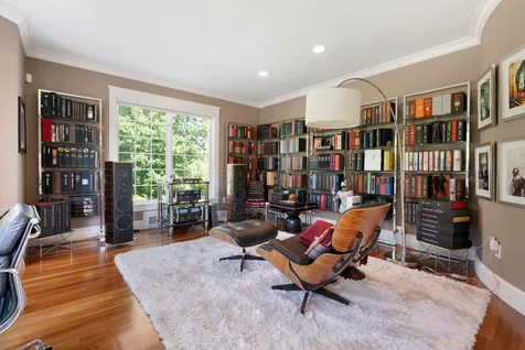 19 Cavendish Way Falmouth ME 04105