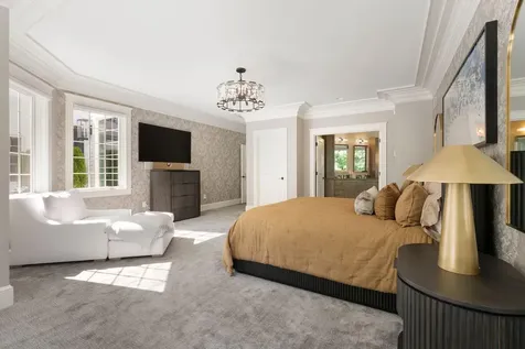 19 Cavendish Way Falmouth ME 04105