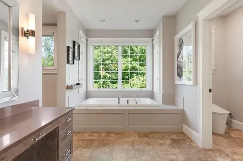 19 Cavendish Way Falmouth ME 04105