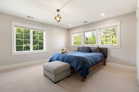 19 Cavendish Way Falmouth ME 04105