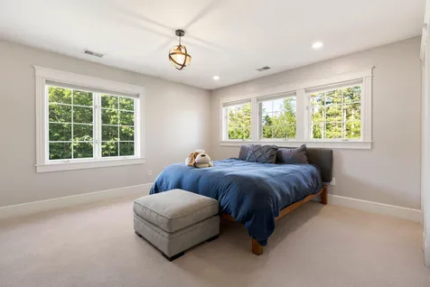 19 Cavendish Way Falmouth ME 04105