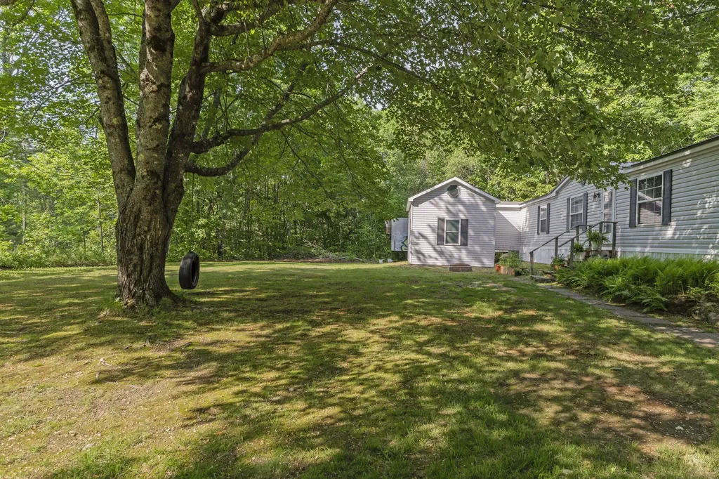 60 Pinnacle Road Liberty ME 04949