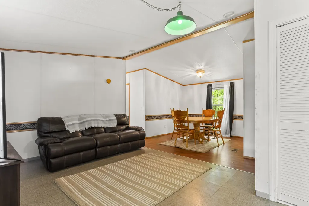 60 Pinnacle Road Liberty ME 04949