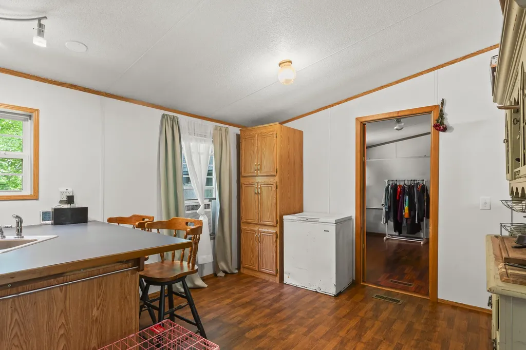 60 Pinnacle Road Liberty ME 04949