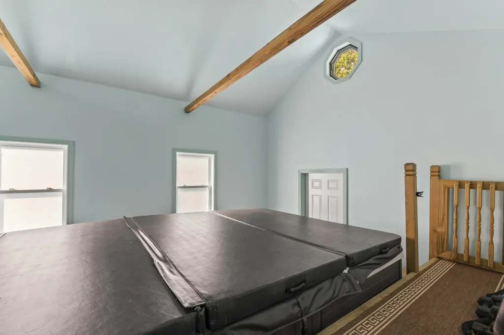 60 Pinnacle Road Liberty ME 04949