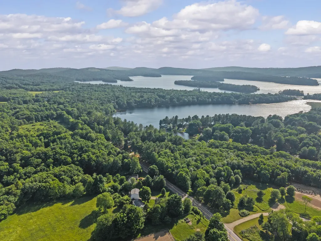 60 Pinnacle Road Liberty ME 04949