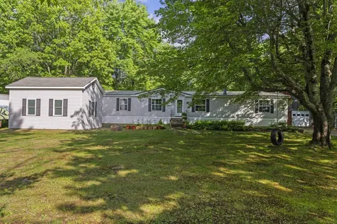 60 Pinnacle Road Liberty ME 04949