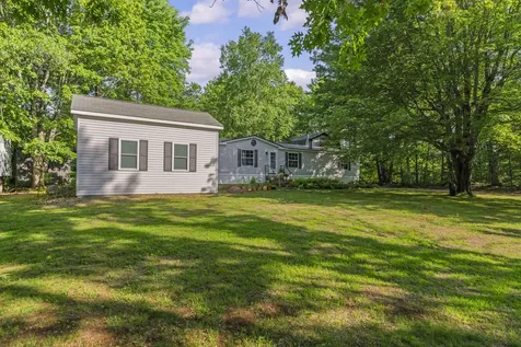 60 Pinnacle Road Liberty ME 04949