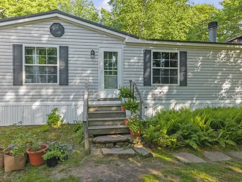 60 Pinnacle Road Liberty ME 04949