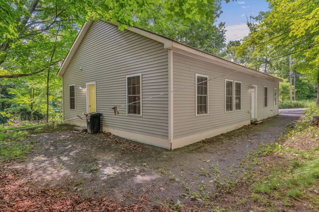 8 Orient Avenue Hampden ME 04444