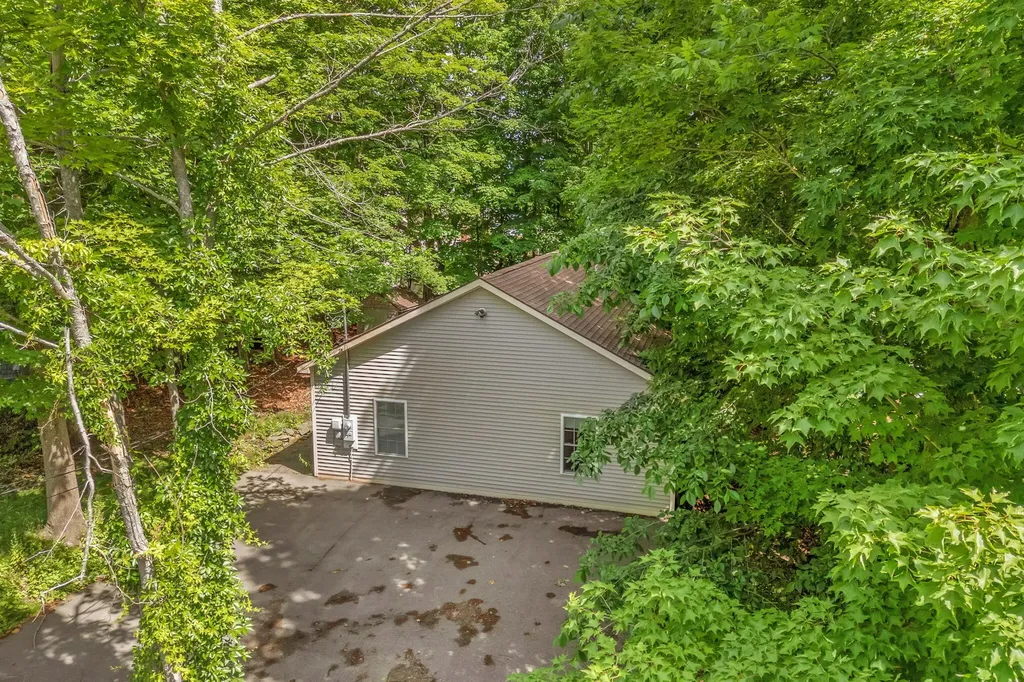 8 Orient Avenue Hampden ME 04444