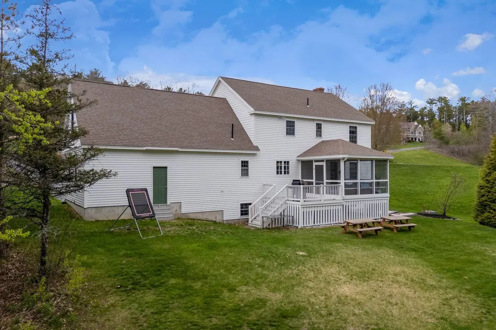 13 Cleaves Farm Road Falmouth ME 04105
