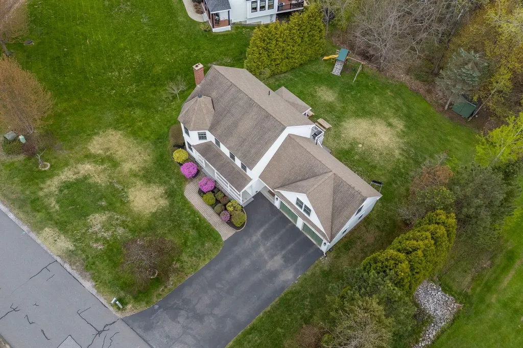 13 Cleaves Farm Road Falmouth ME 04105