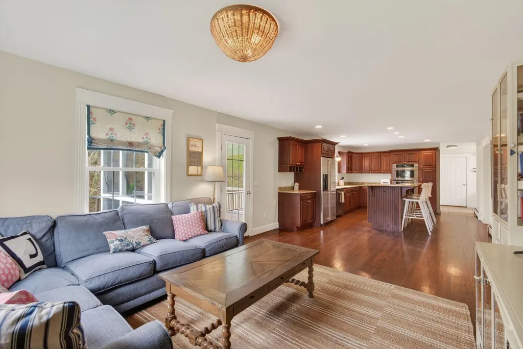 13 Cleaves Farm Road Falmouth ME 04105