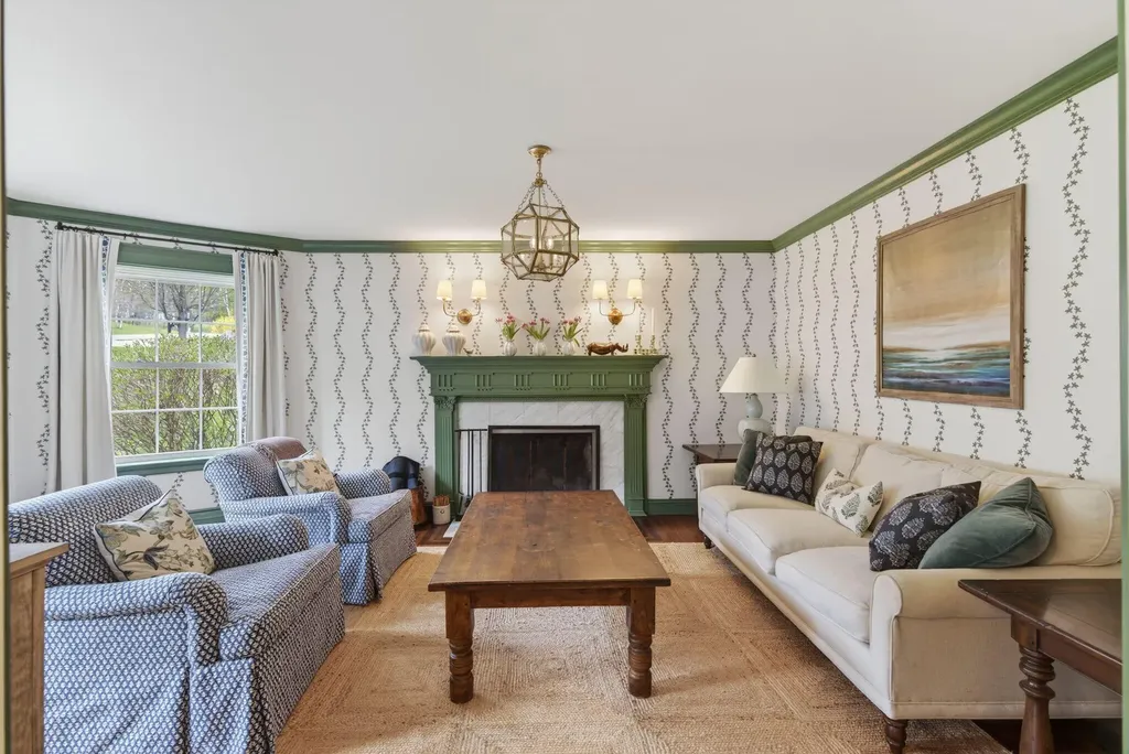 13 Cleaves Farm Road Falmouth ME 04105