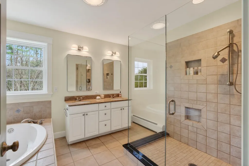 13 Cleaves Farm Road Falmouth ME 04105