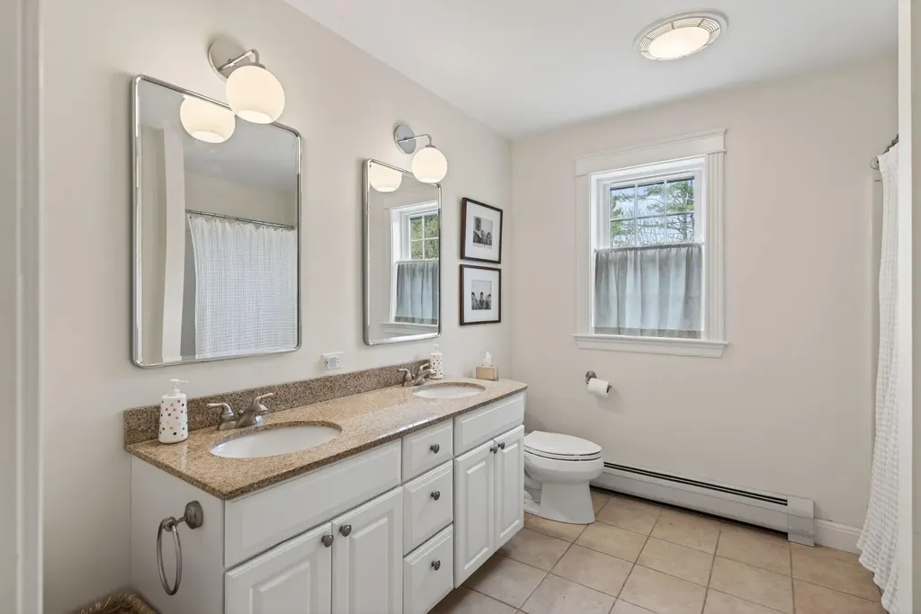 13 Cleaves Farm Road Falmouth ME 04105
