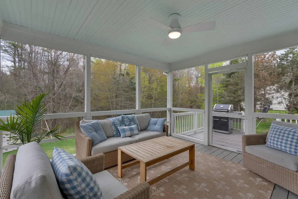 13 Cleaves Farm Road Falmouth ME 04105