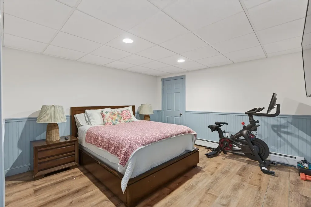 13 Cleaves Farm Road Falmouth ME 04105