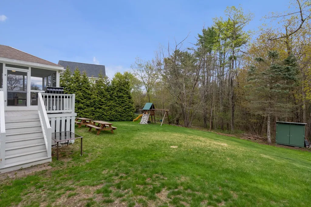 13 Cleaves Farm Road Falmouth ME 04105