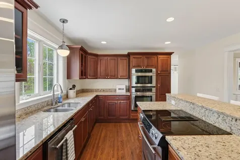 13 Cleaves Farm Road Falmouth ME 04105