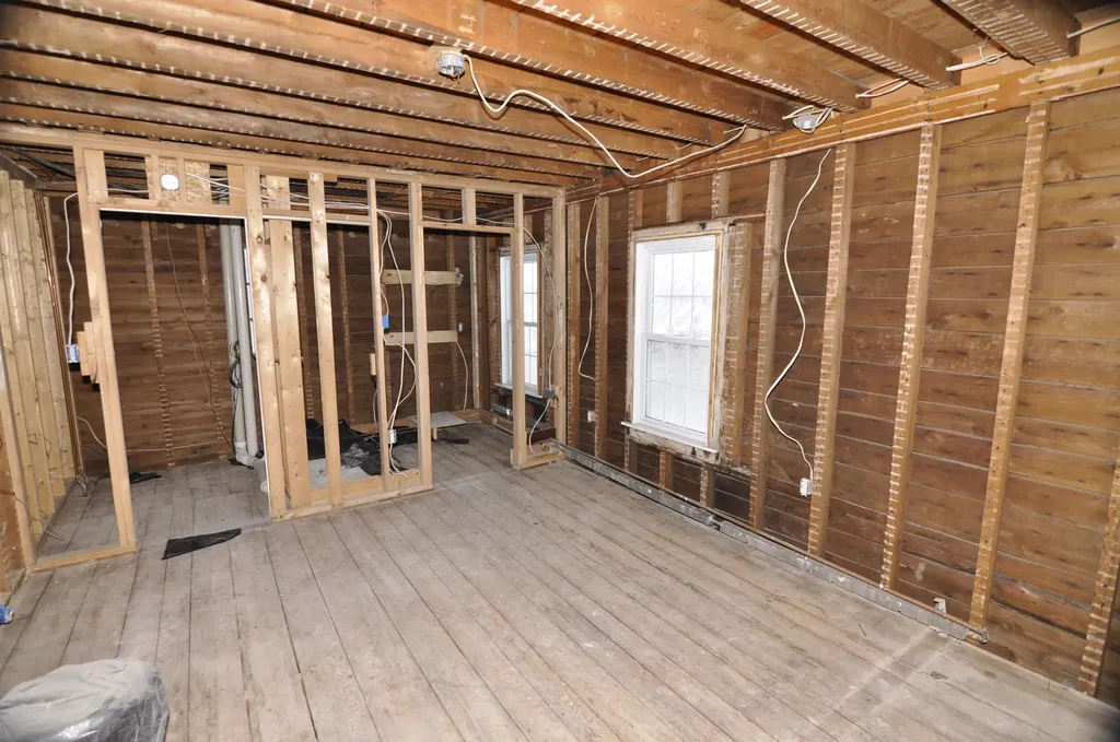 19 Coffin Street Howland ME 04448