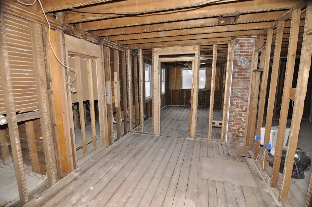 19 Coffin Street Howland ME 04448