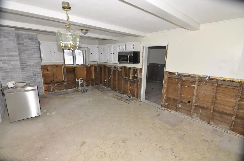 19 Coffin Street Howland ME 04448