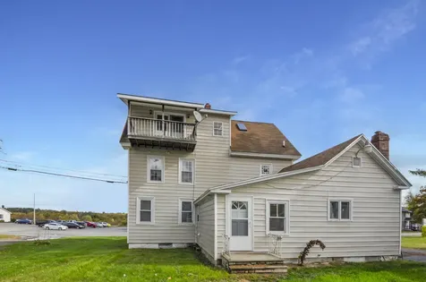 19 Coffin Street Howland ME 04448