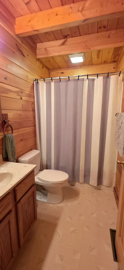 81 Spruce Road Rockwood T1 R1 Nbkp ME 04478
