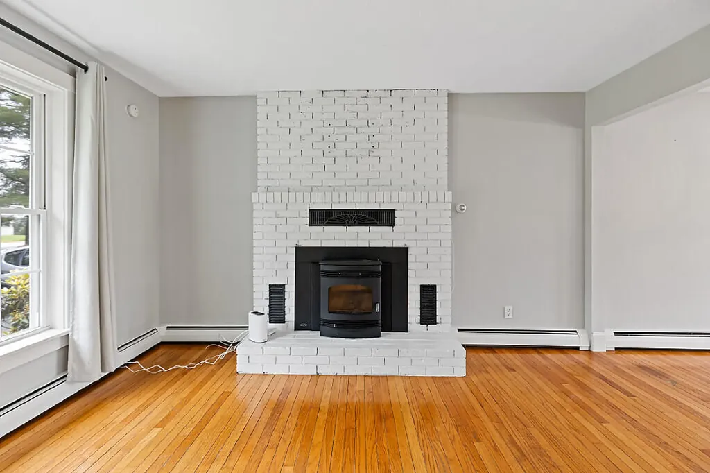 23 W Hill Road Gardiner ME 04345