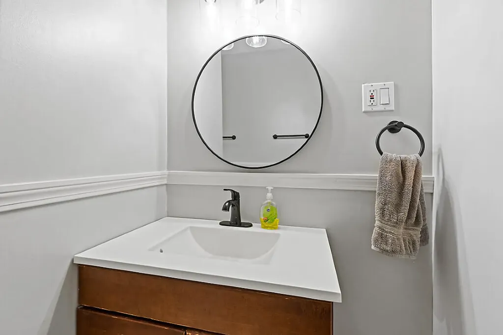 23 W Hill Road Gardiner ME 04345