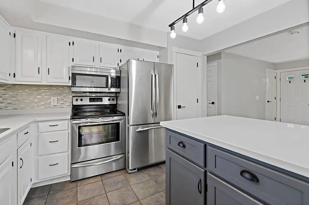 23 W Hill Road Gardiner ME 04345