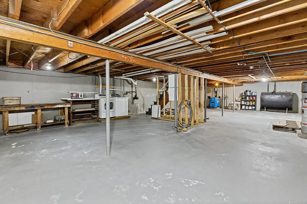 23 W Hill Road Gardiner ME 04345